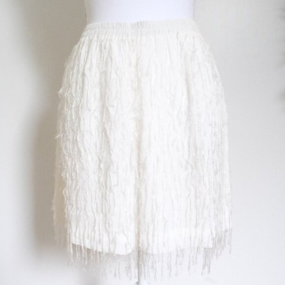 🤍 White Feather Shorts - Perfect for Pool Party or the Bride-to-Be! 🤍 - Picture 2 of 6